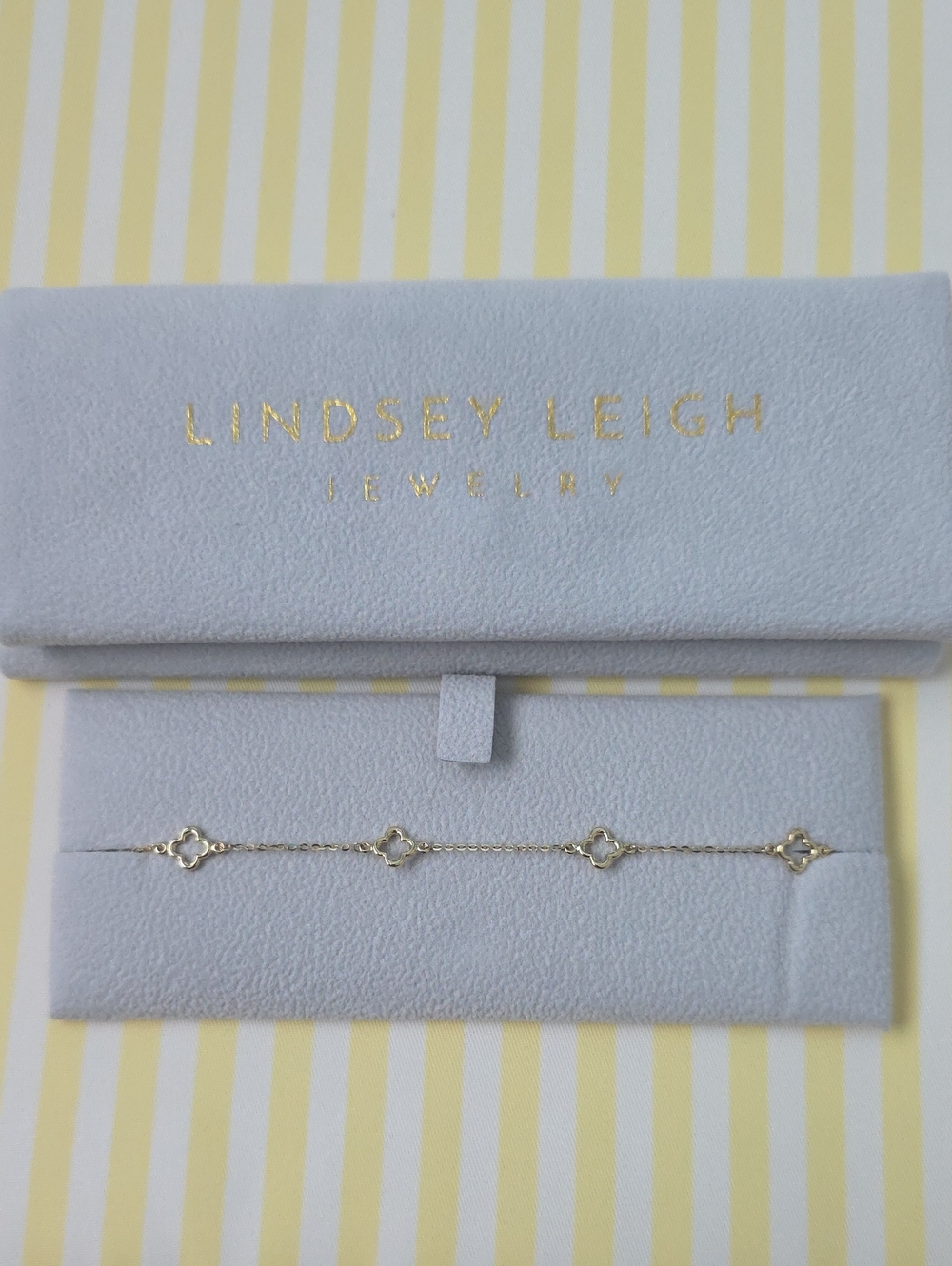 Lindsey Leigh Jewelry Open Clover Chain Bracelet - Picture 5 of 6